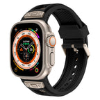 Apple Watch Uyumlu Hava Alabilen Delikli Metal Süslemeli Desenli Silikon Kordon